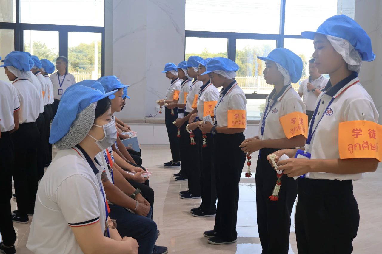 A spark can start a prairie fire | Wilco held a "teacher-apprentice ceremony" in the Thailand division