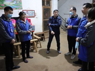 慰问公司困难员工